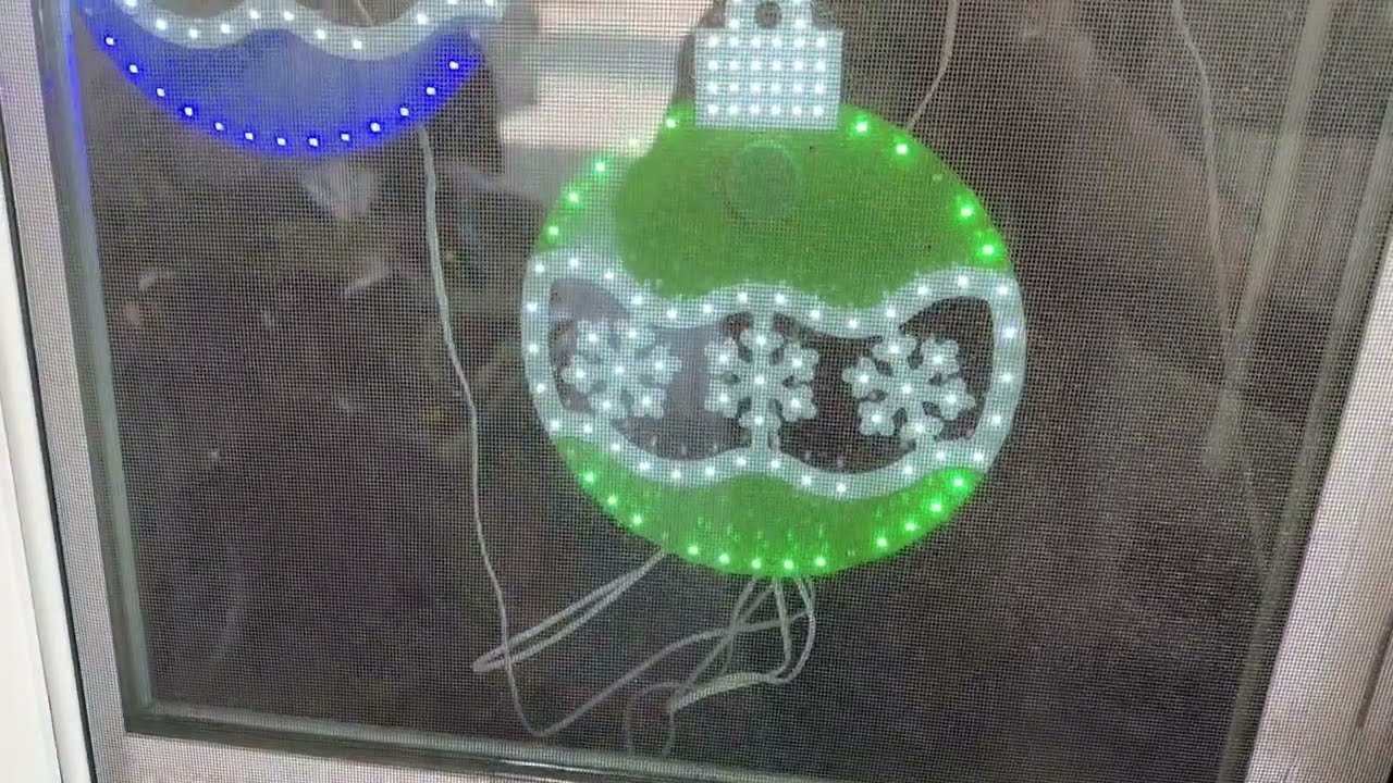 Обзор набора из 3 ярких мерцающих рождественских шаров-украшений ElectricWise.