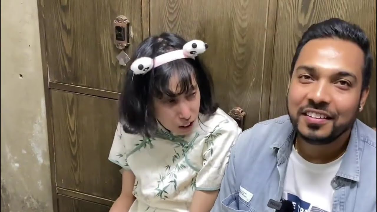 马上回尼泊尔了,妈妈来中国之前从未穿过休闲服装, 一直都是传统尼泊尔女孩子的形象,回去之前我想改变