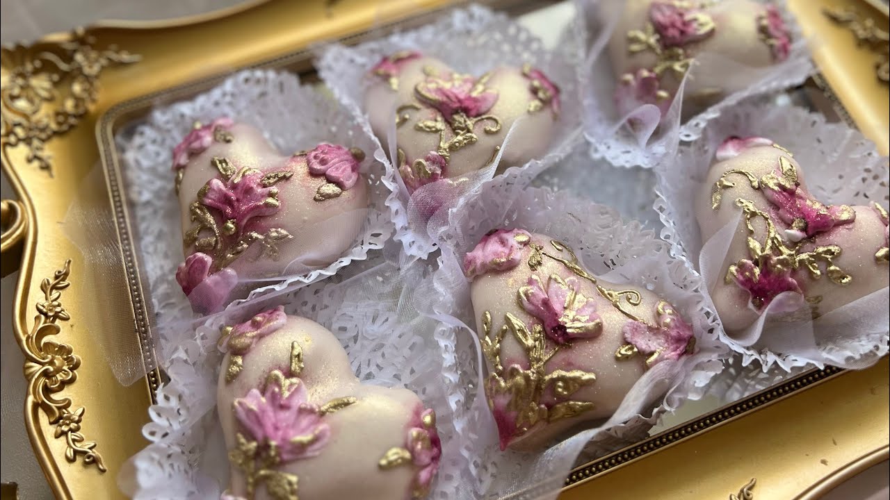 مخبز البروكار خاص بالأعراس لي راه  دايرة حالة من gâteaux oum rahil