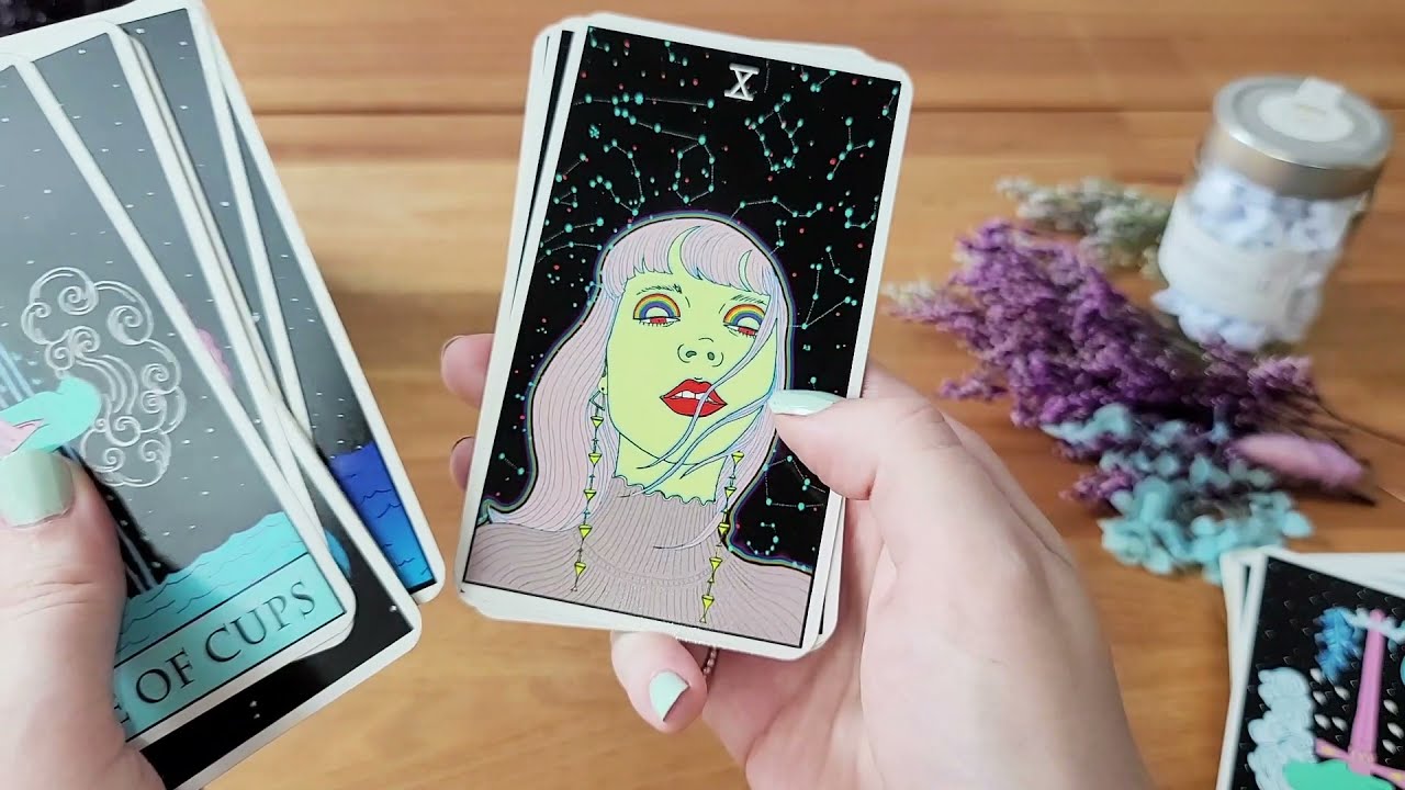 Moon Power Tarot deck by Sick Sad Girls - Deck review & flip through