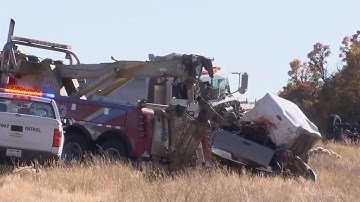 At least 4 dead in crash on Highway 40