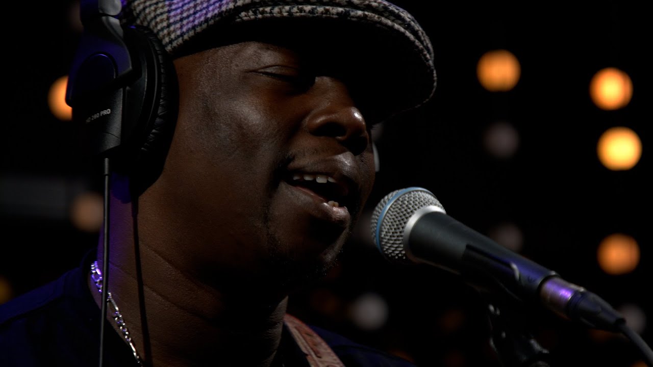 Vieux Farka Touré - Ngala Kaourene (Live on KEXP)