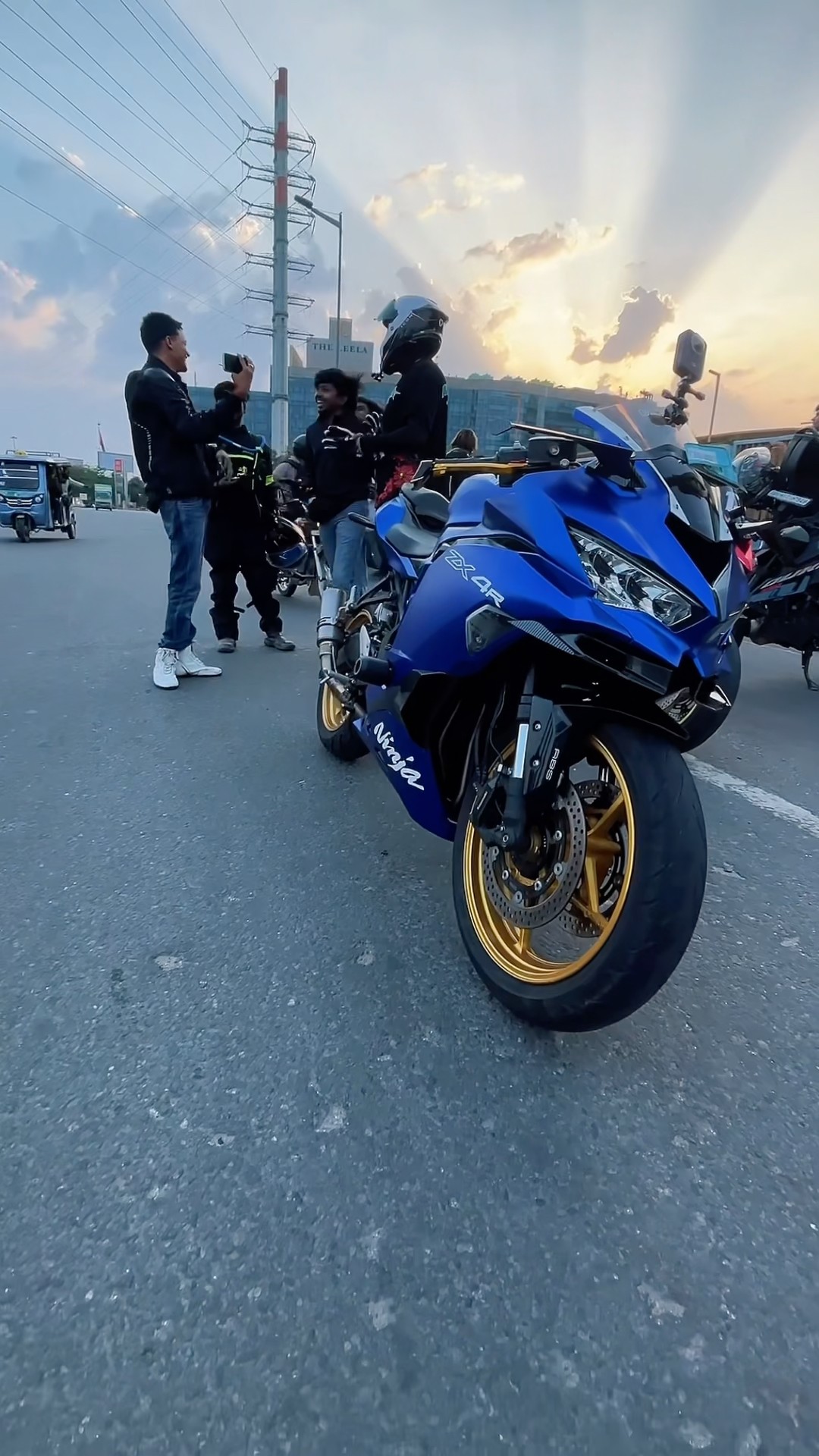 Kawasaki ZX 4r full customise. Khatarnak joke of #stunt #viral