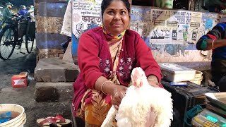 Very Talented Lady Cutting Chicken ||Super Fast Cutting Speed || Golfgreen Resimi