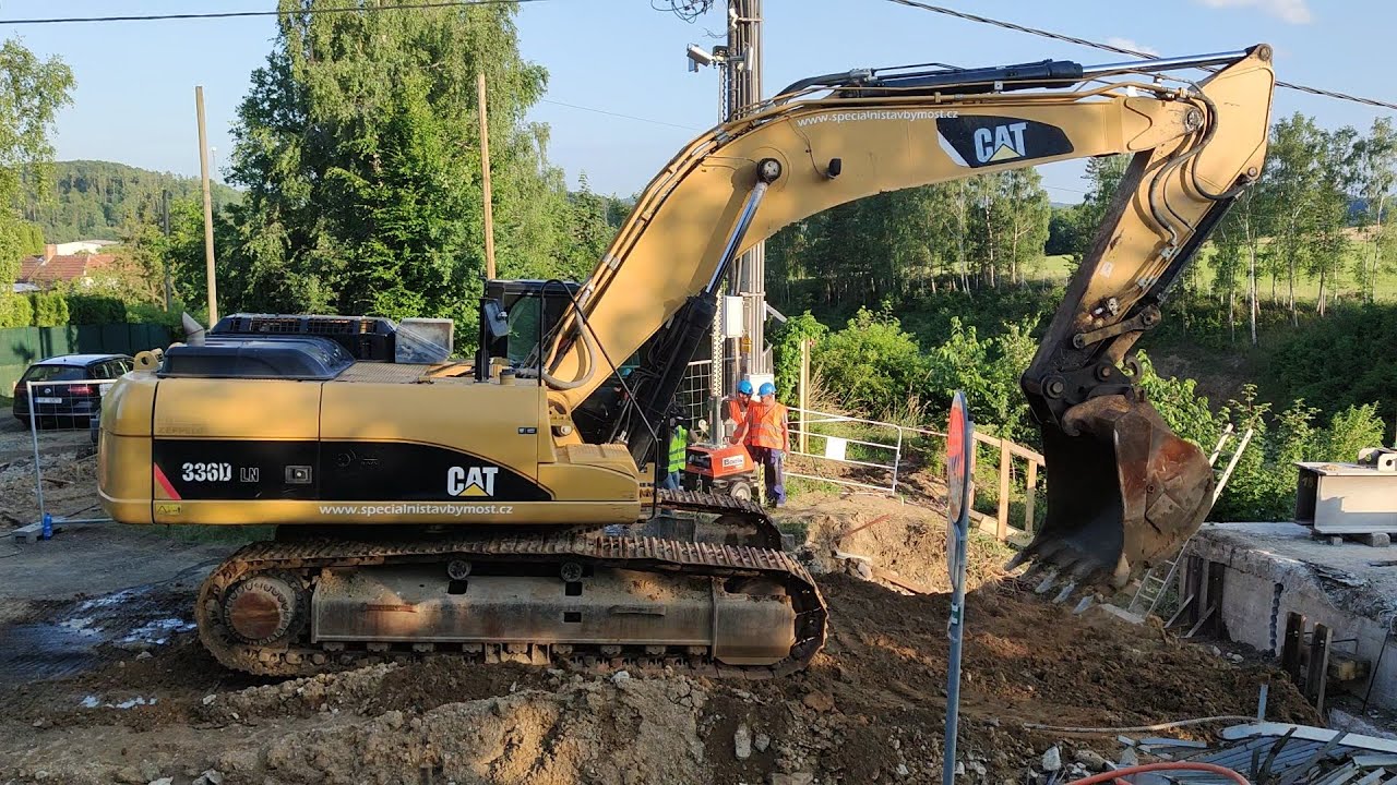 Caterpillar 336D LN - YouTube