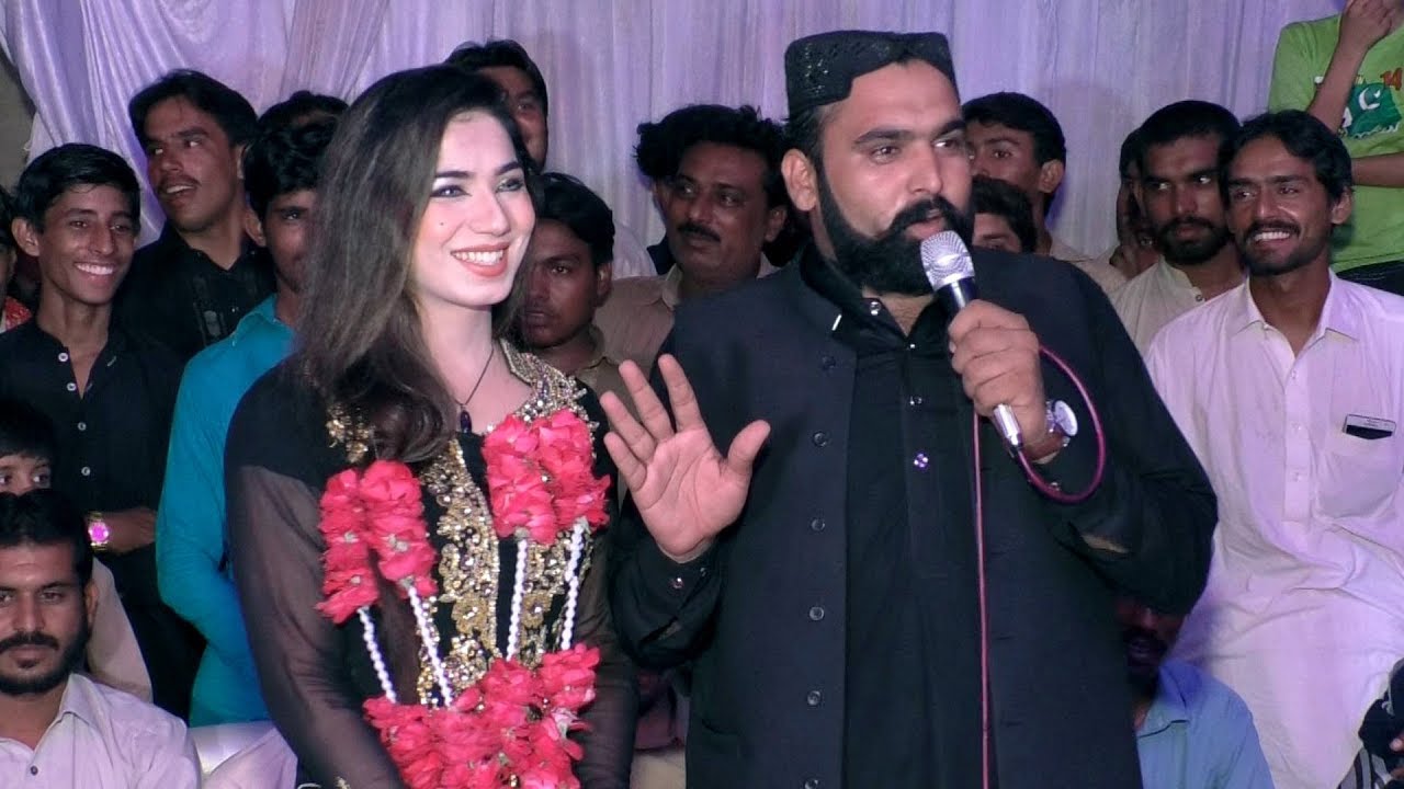 Mehak Malik New Latest Entry | in kot addu 2018 By Shaheen Studio - YouTube