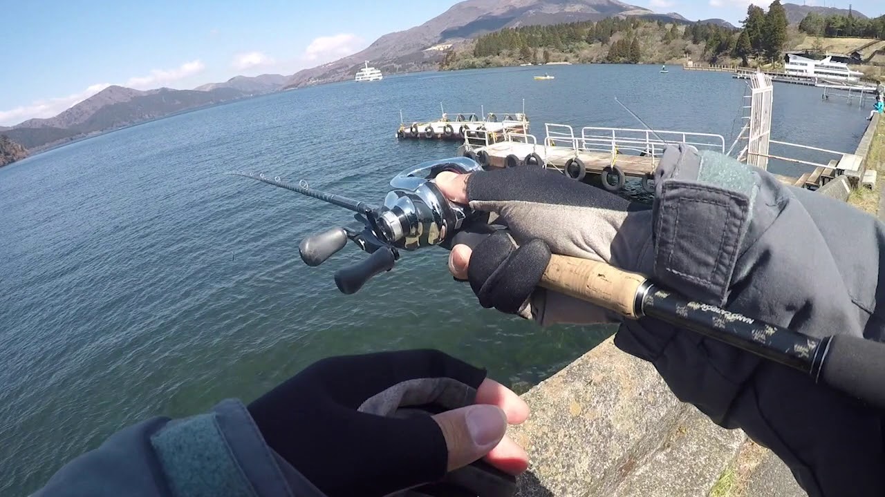 芦ノ湖で１ ２を争う釣りのしやすさ 箱根湾で30分fishing Youtube