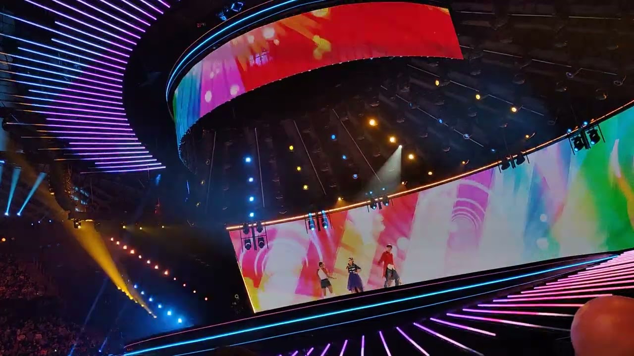 Lara feat. Jovan and Irina - Životot e pred mene North Macedonia 🇲🇰 JESC 2022 (live from the arena)