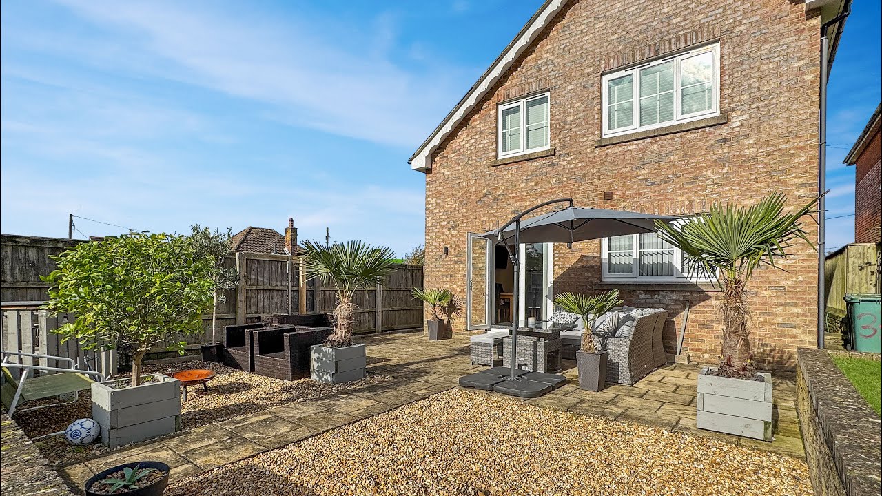 33 Solent View Road, Gurnard, Isle of Wight - YouTube