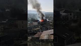 В Сочи сгорел частный дом с мансардой 07.04.22
