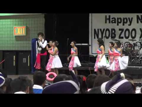 MN HNY 2011 Small Stage: Kenneth Lee and Tseem Nka...