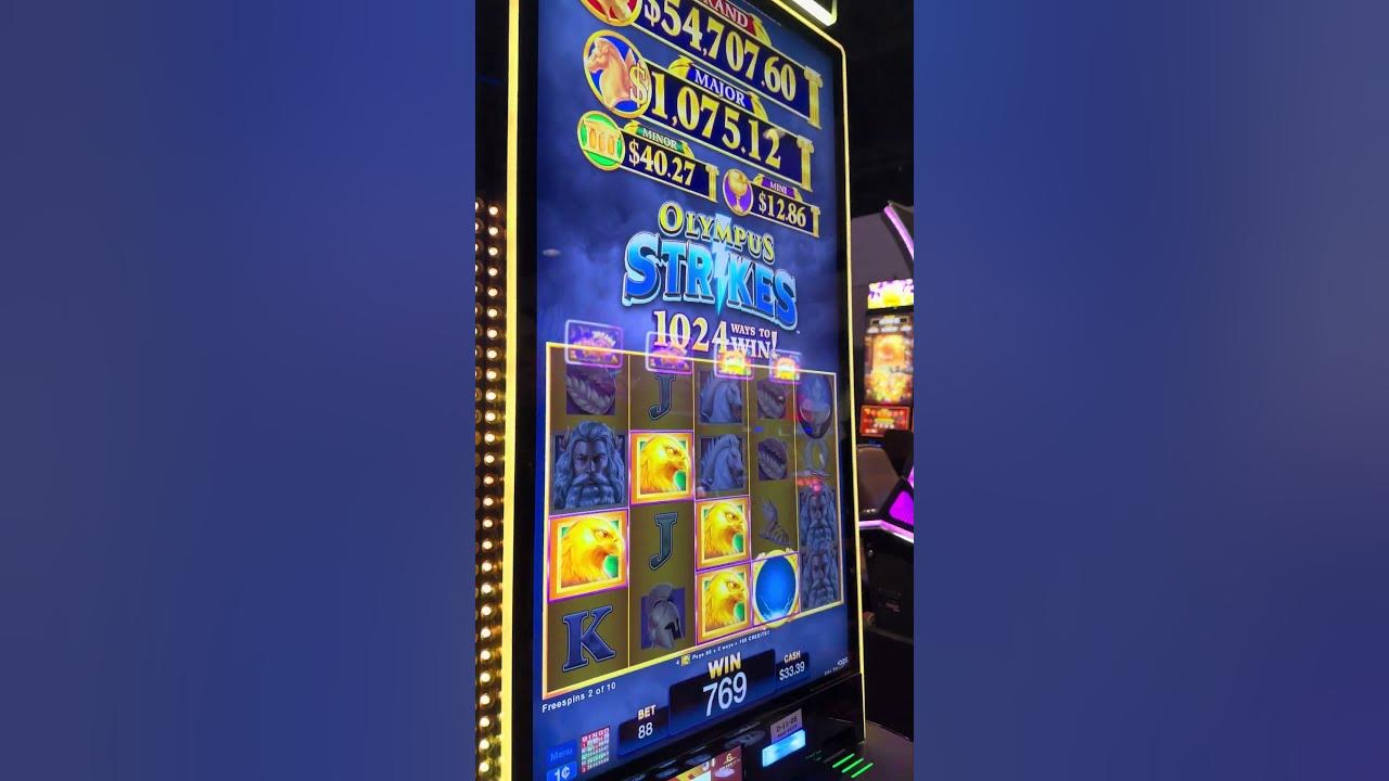 Testing my luck on a max bet #slots #casino #vegas #bonus #jackpot 