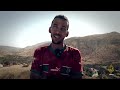 زلزال المغرب.. أحد الناجين يتحول إلى منقذ لأهالي بلدته