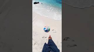 Du foot sur le sable et les galets sous le soleil de juin... | Osmo Action 6
