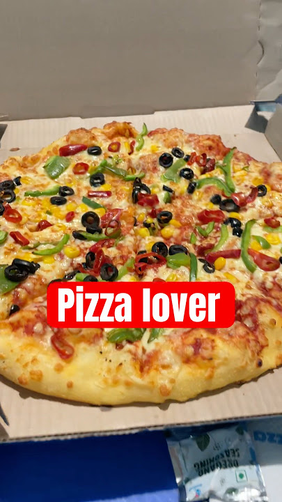 Pizza #adayinmylife #cinta #perjalanan #travelwithkids #makanan #pizza #domino #dominospizza