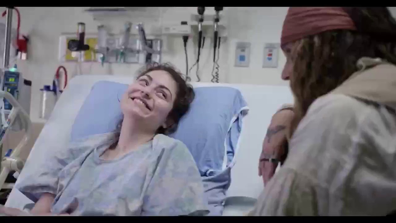 Johnny Depp visita hospital em Vancouver [LEGENDADO] YouTube