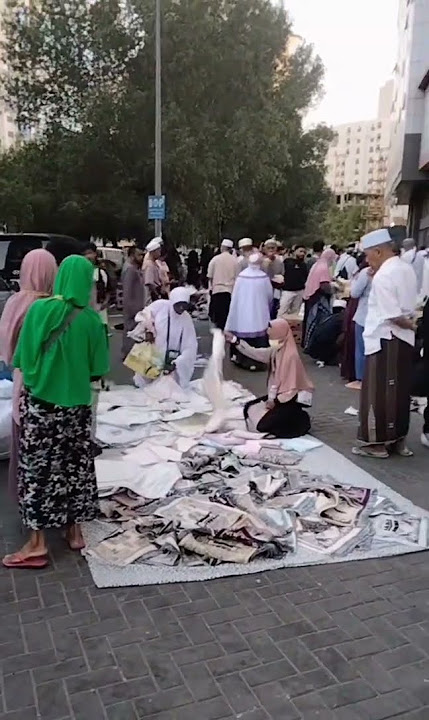 Pedagang Kaki 5 di Mekah Diserbu Jemaah.☺️