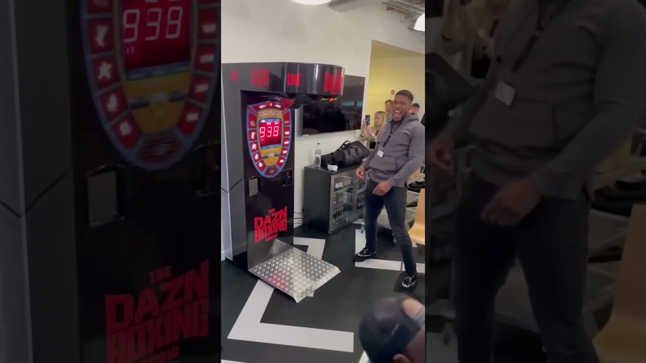 4 PRO HEAVYWEIGHTS VS PUNCH MACHINE 
