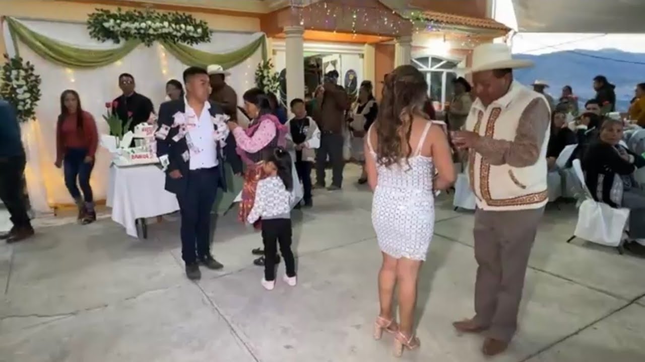 Vals familiar con los novios 