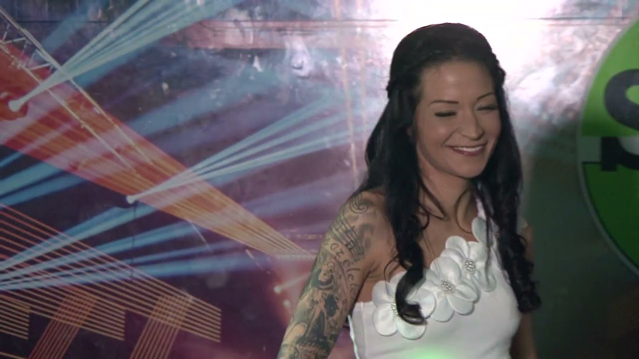 Henna: Valami történt