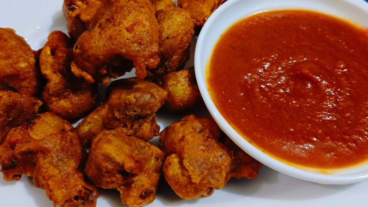 Crispy cauliflower pakora without Beson। Beson Chara fulkopir pakora। বেসন ছাড়া ফুলকপির পাকোড়া।