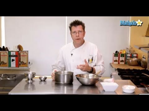 How to Make Amaretto Chocolate Sauce