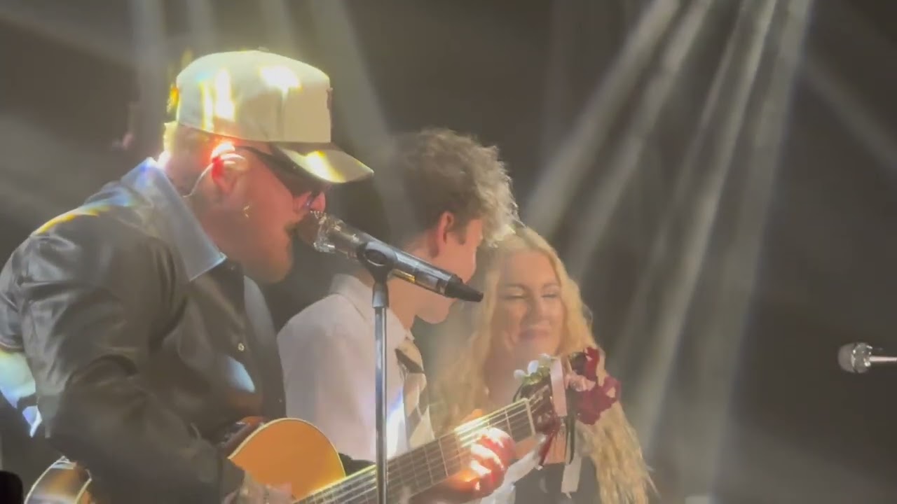 The Lottery Winners ft. Tom A Smith - Struggling (live) - The Cheese and Grain, Frome, 26 Nov 2025