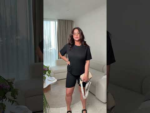 Жіночий молодіжний прогулянковий костюм: футболка і шорти велосипедки в спортивному стилі, в рубчик, батал великі розміри, відео 1