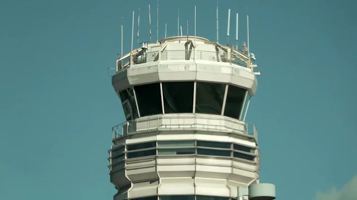 Trump orders air traffic controllers back amid flight chaos | REUETRS