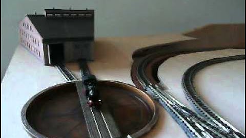 Turntable and roundhouse / Točna a rotunda