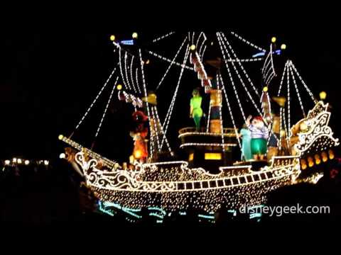 Tokyo Disneyland: Electrical Parade Dreamlights (Christmas Clips)