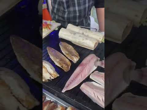أكل الشوارع في تركيا السمك