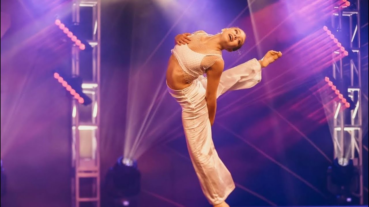 Emma Simons- Wonderful - YouTube