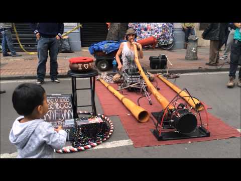 Space Caravan"--Dan Flynn Didgeridoo Busking in Bogotá Columbia 2/28/15