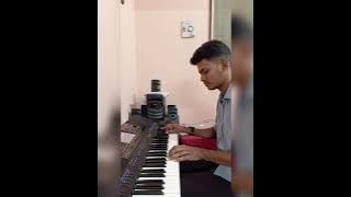 Ulagainil miga Uyaram from Naan Movie