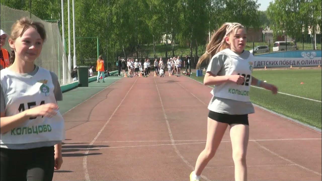Шиповка юных в велосипедных шортах