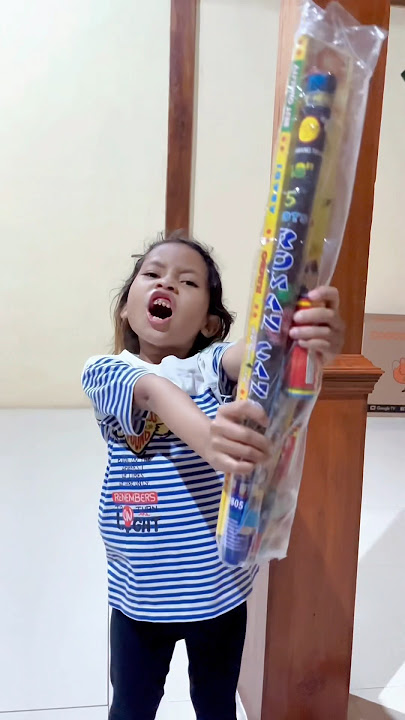 Si bocil minta suruh nyalakan petasan air mancur #bocill #petasan #mercon #drama #funny #viral