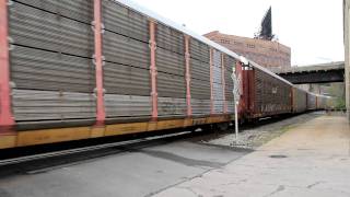 CSX C40-8 horns, mixed freight & warehouse scene