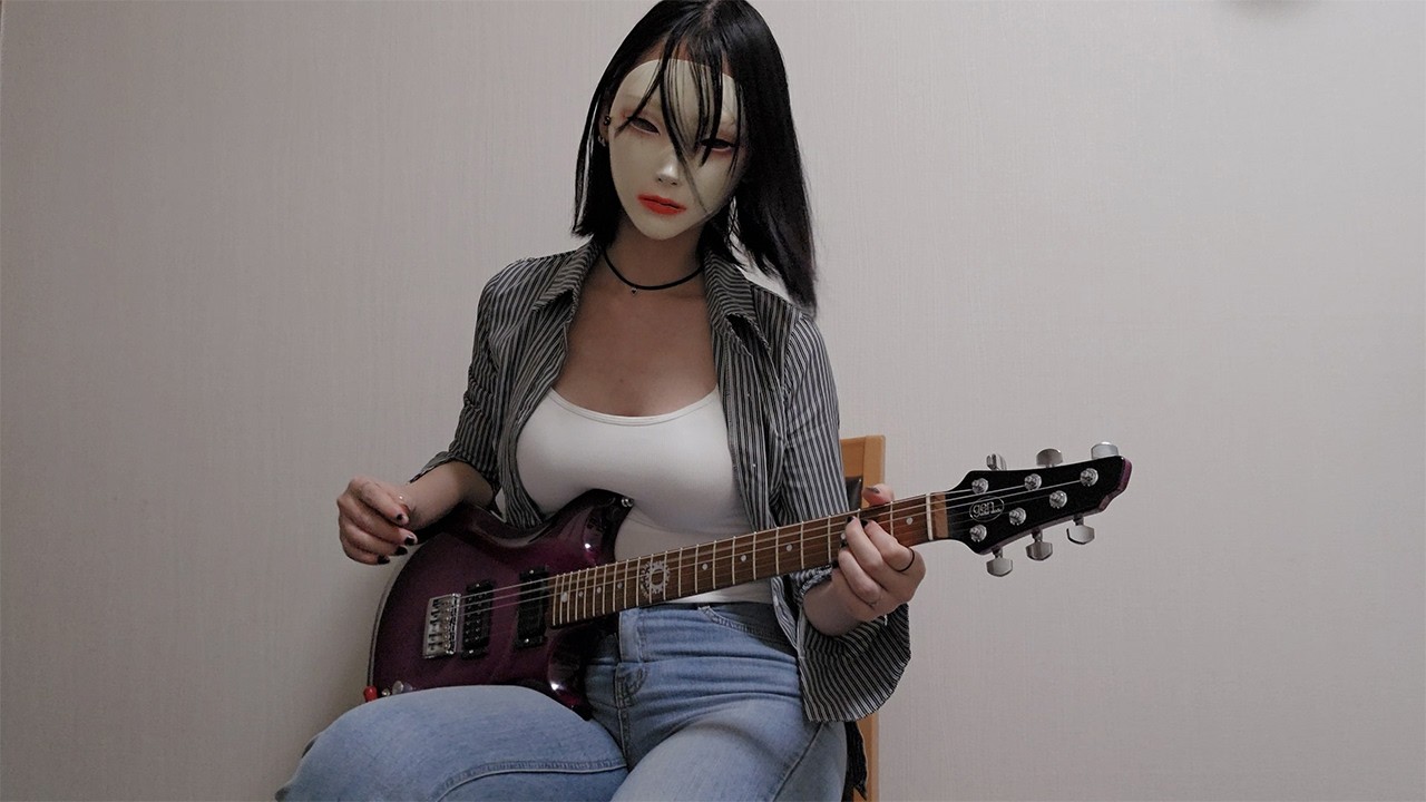 悲しいギタリスト - YouTube