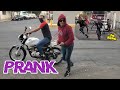 prank scaring on motorcycle #bromaenmoto #bromaasalto #prank