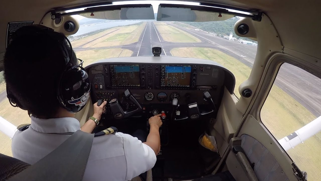 Simulated engine failure after takeoff C172 - YouTube