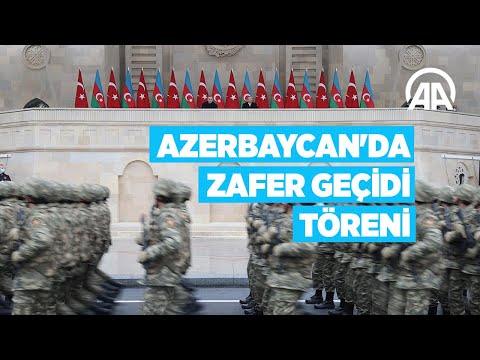 Azerbaycan'da Zafer Geçidi Töreni