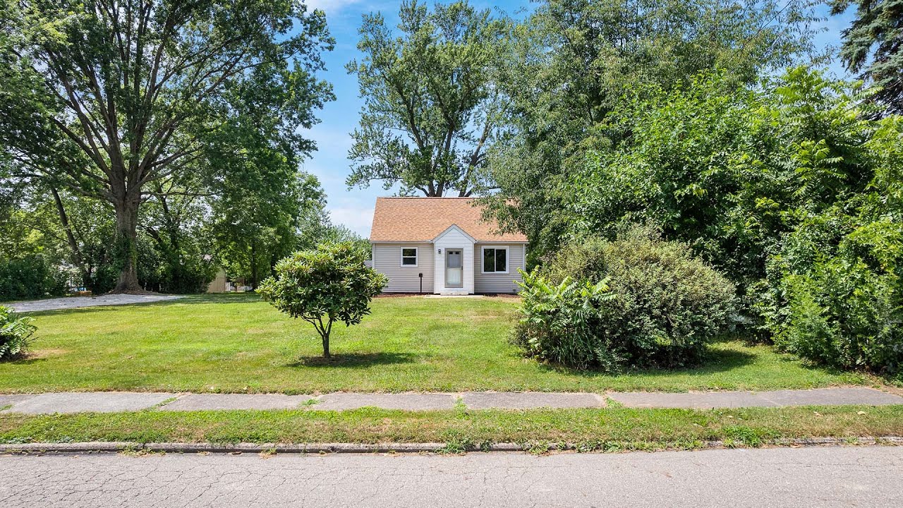 349 25th St SE Massillon, OH 44646