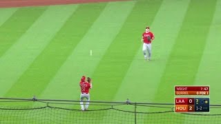 LAA@HOU: Simmons catches, spins and throws for DP