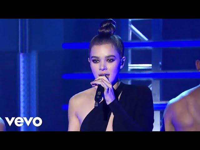 Hailee Steinfeld, Grey - Starving (Live From Late Night With Seth Meyers) ft. Zedd