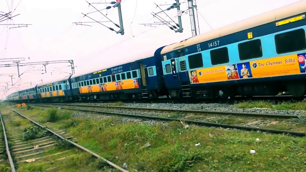 Train No. 12606 KARAIKUDI - CHENNAI EGMORE (PALLAVAN) SUPER FAST EXPRESS -  YouTube