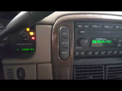 Video: Hoe reset je het olieverversingslampje op een Ford Explorer uit 2002?