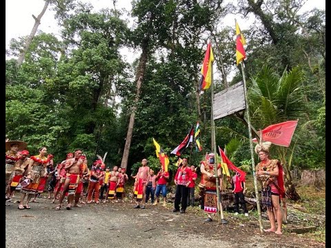 Raising of Sarawak flags to 'Fair Land Sarawak' and 'Ibu Pertiwiku'