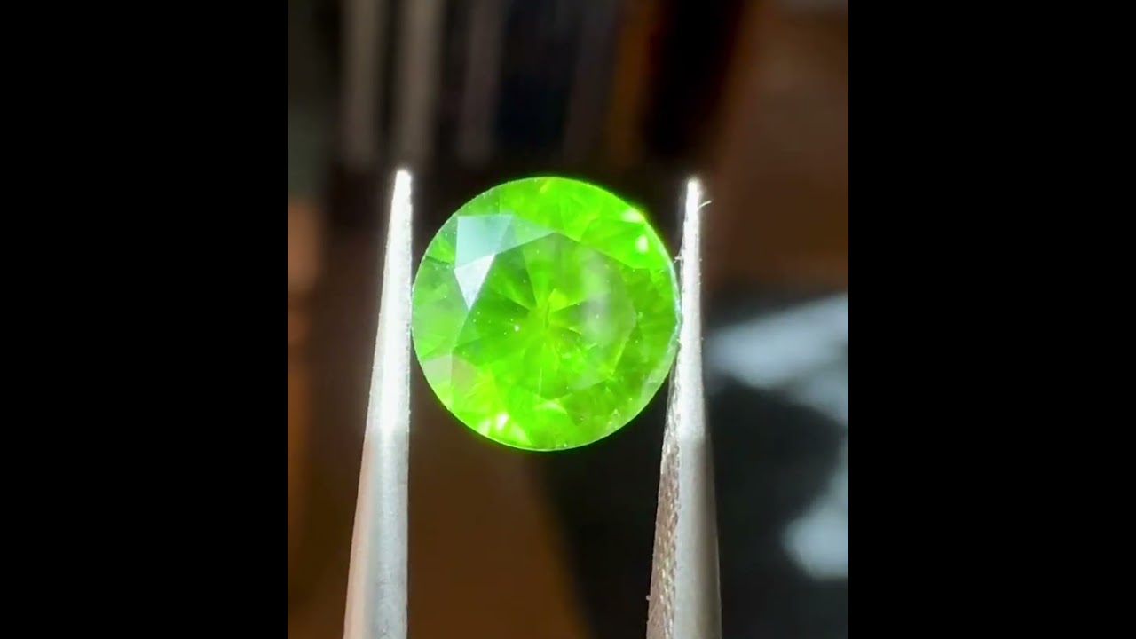 Grenat Démantoïde 0,31 Cts - IF (Internally Flawless) - Montagnes De L'Oural, Russie - Neuf Avec étiquette