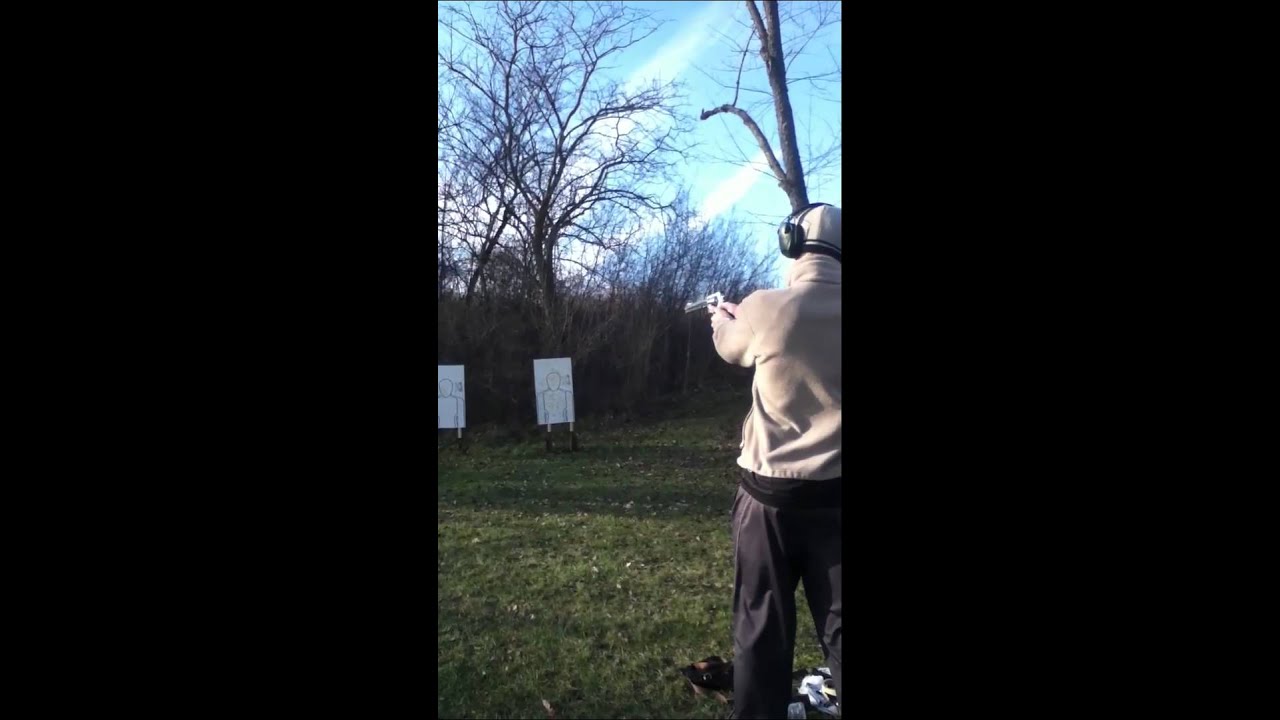 Shooting 46. Cal pistol